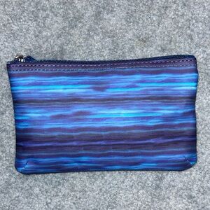 Azul Airlines Amenity Kit Blue Travel Pouch w/ Socks Comb Earplugs Luggage Tag A